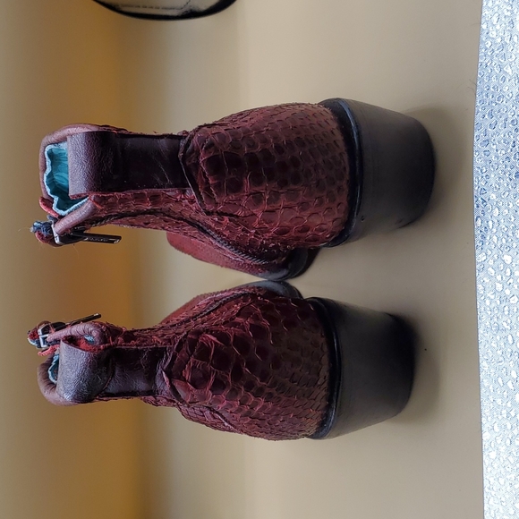 Corral python booties - Picture 3 of 9